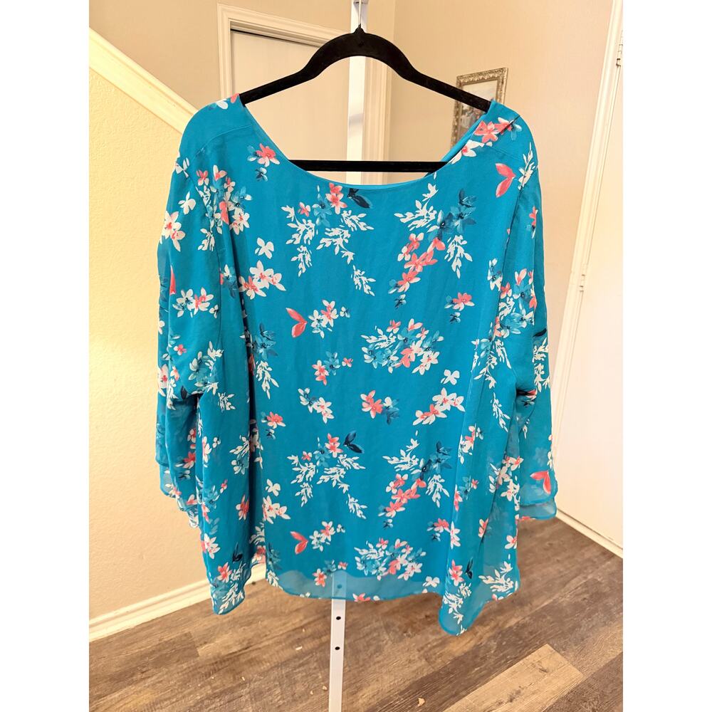 Lane Bryant Blue Floral Long sleeve Blouse Size 22/24 - Picture 2 of 3